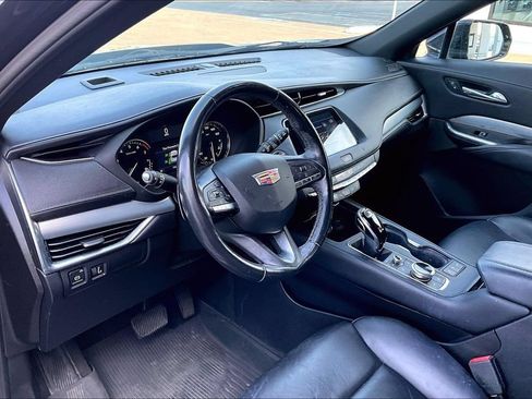 Used 2021 Cadillac XT4 Premium Luxury w/ Cold Weather Package AWD/4WD image 15