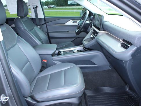 Used 2025 Ford Explorer Active w/ Active Comfort Package AWD/4WD image 33