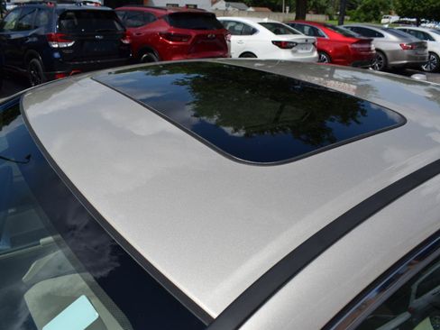 Used 2017 Honda Accord EX-L image 12