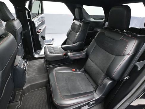 Used 2025 Ford Explorer ST image 43