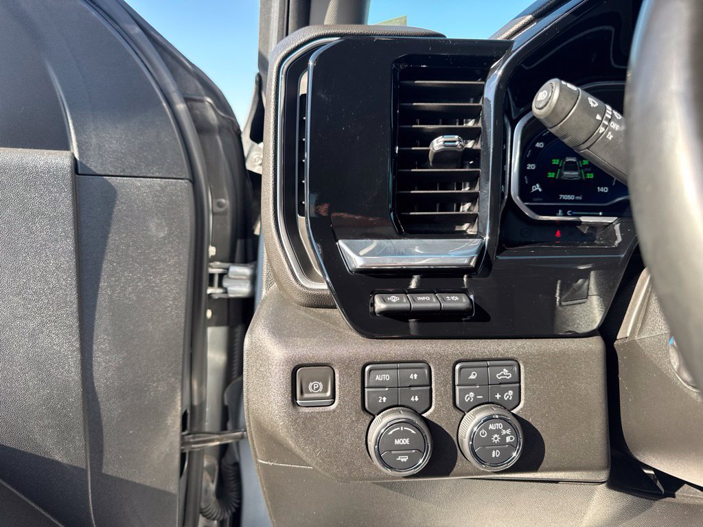 Used 2023 Chevrolet Silverado 1500 LTZ w/ LTZ Premium Package AWD/4WD image 16