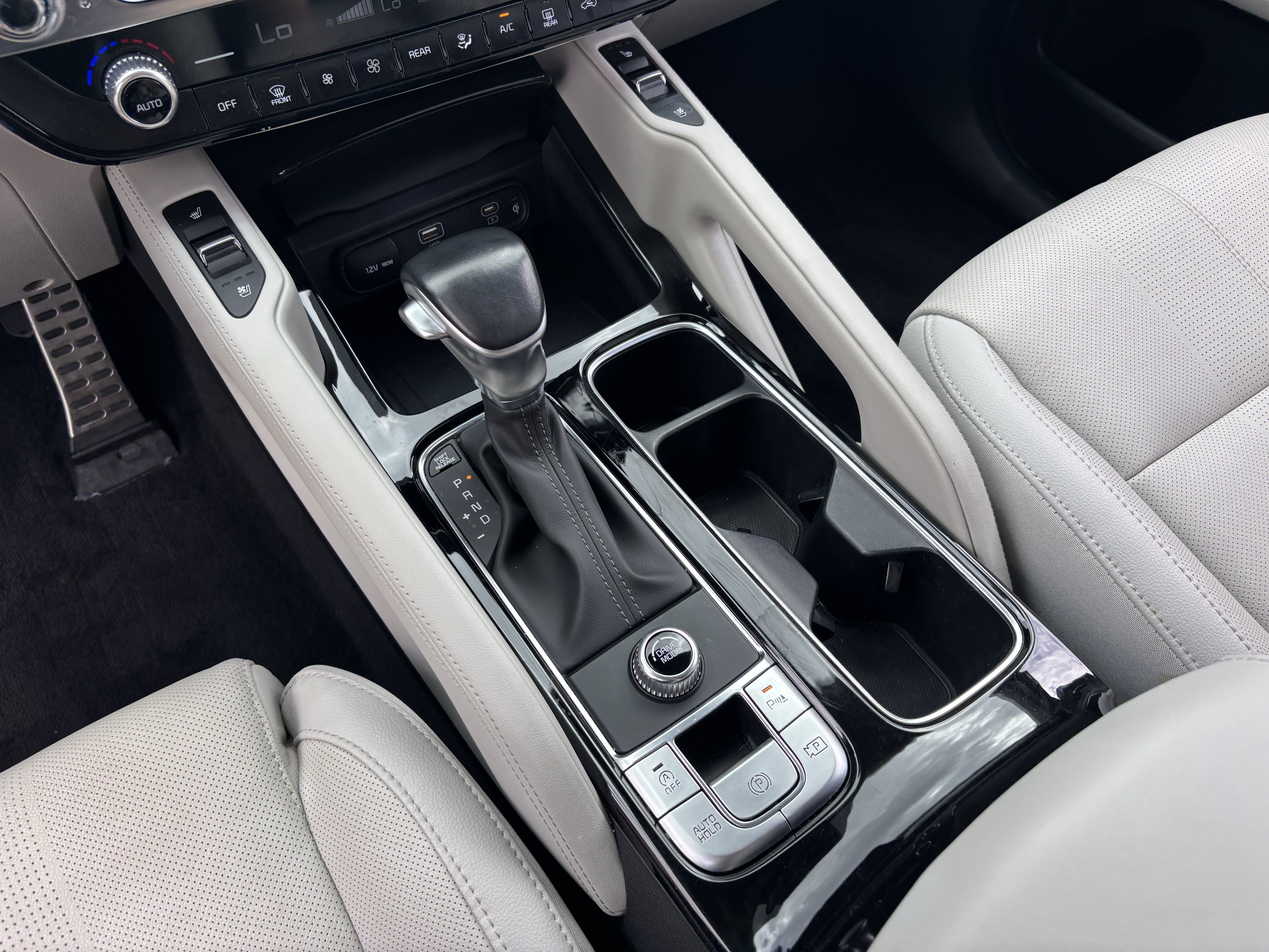 Certified 2024 Kia Telluride SX w/ Towing Package FWD image 24