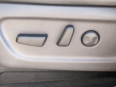 Certified 2018 Kia Sedona LX w/ LX Essentials Premium Package image 16