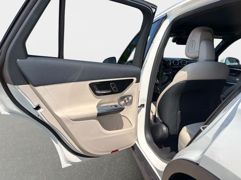 Certified 2026 Mercedes-Benz GLC 300 image 12