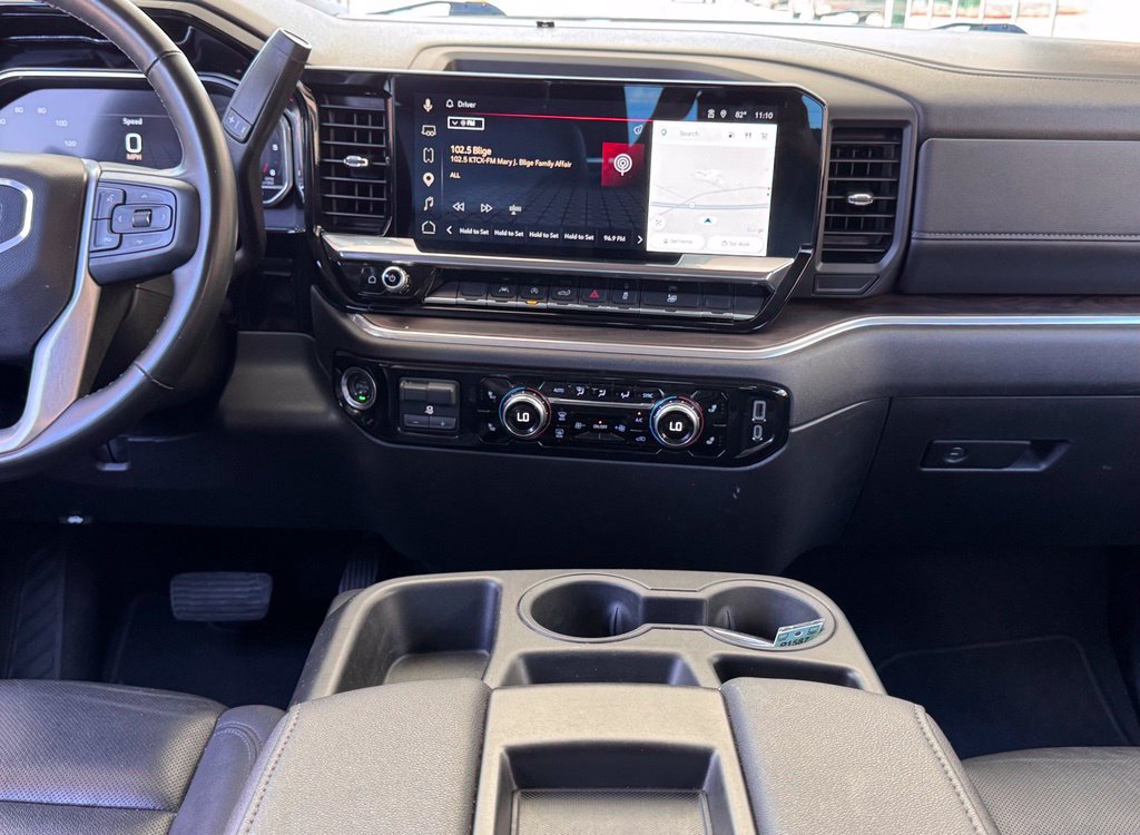 Used 2025 GMC Sierra 1500 SLT AWD/4WD image 3