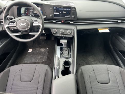 New 2026 Hyundai Elantra SE FWD image 4