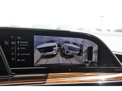 Used 2024 Cadillac Escalade ESV Luxury RWD image 23