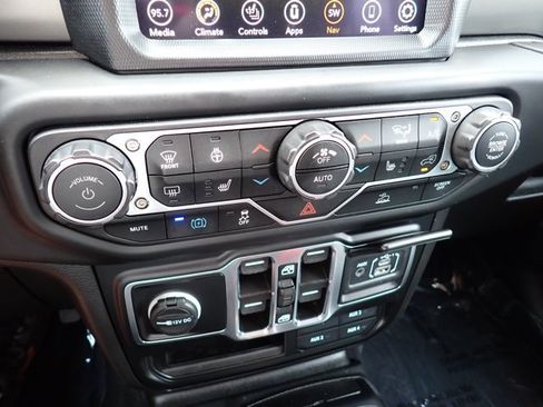 Used 2023 Jeep Wrangler Unlimited w/ Cold Weather Group AWD/4WD image 17