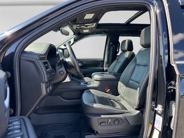 Used 2021 Chevrolet Tahoe Premier w/ Premium Package AWD/4WD image 12