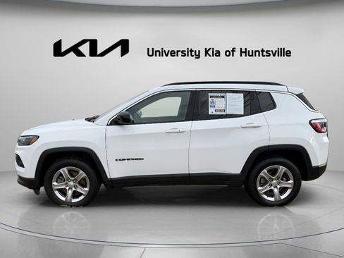 Used 2024 Jeep Compass Latitude image 4