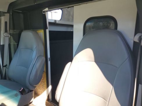 Used 2008 Ford E-350 and Econoline 350 Super Duty image 8