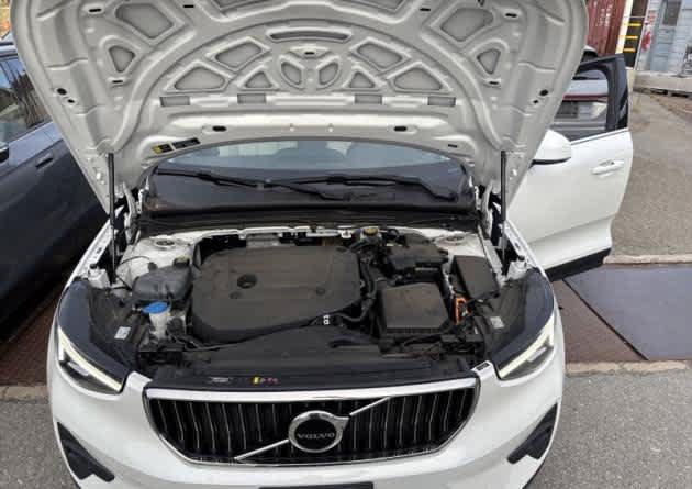 Used 2023 Volvo XC40 B5 Plus w/ Protection Package Premier AWD/4WD image 8