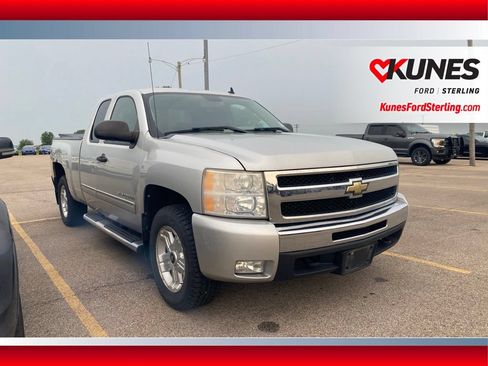 Used 2011 Chevrolet Silverado 1500 LT w/ All-Star Edition AWD/4WD image 1