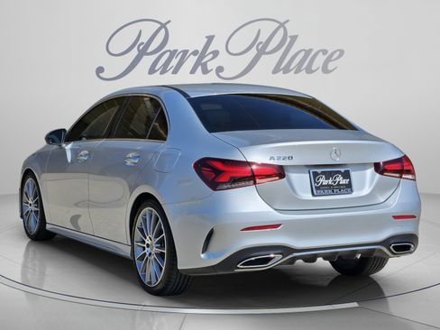Used 2022 Mercedes-Benz A 220 image 3