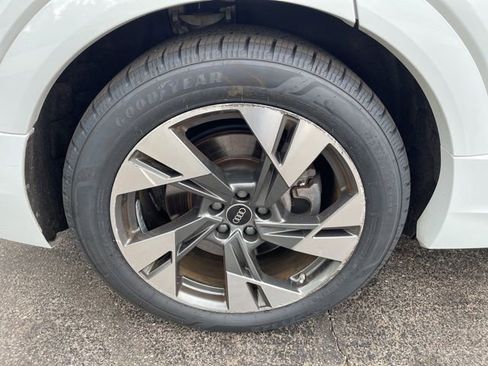 Used 2023 Audi e-tron Premium Plus AWD/4WD image 46