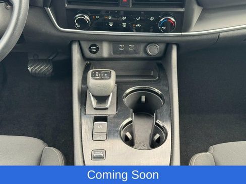 Used 2024 Nissan Rogue S FWD image 14