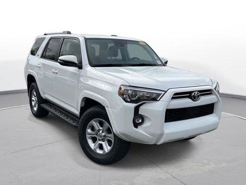 Used 2022 Toyota 4Runner SR5 Premium image 4