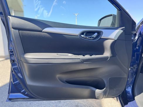 Used 2019 Nissan Sentra S image 10