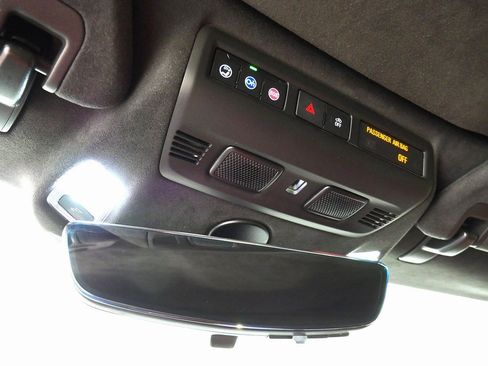 Used 2023 Chevrolet Corvette Stingray Premium Conv w/ Z51 Performance Package image 32