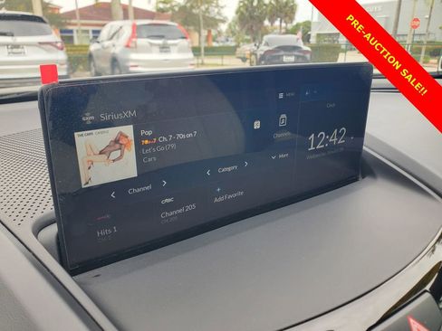 Used 2025 Acura RDX SH-AWD image 29