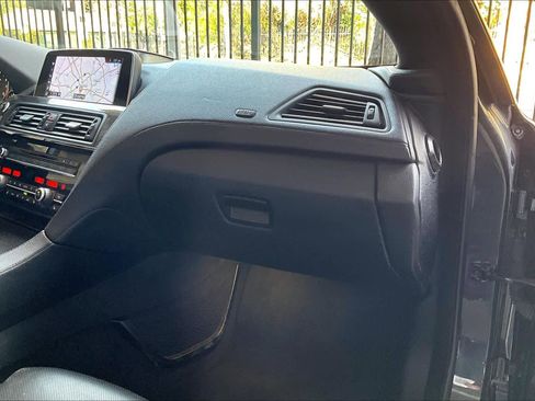 Used 2017 BMW M6 Convertible image 17