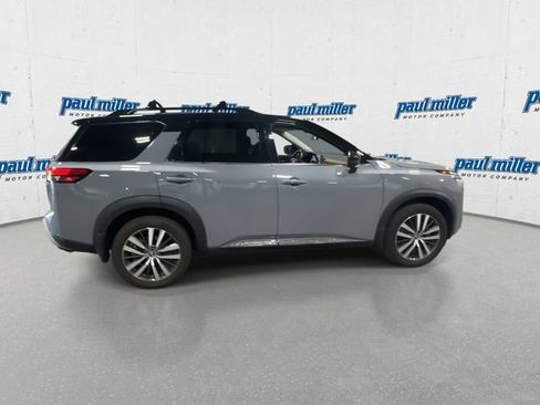 Used 2022 Nissan Pathfinder Platinum w/ Cargo Package AWD/4WD image 12