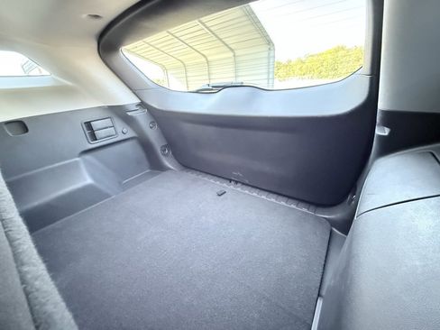 Used 2024 GMC Terrain SLE image 33