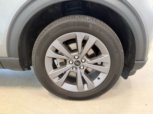 Used 2023 Ford Explorer XLT w/ Equipment Group 202A AWD/4WD image 12
