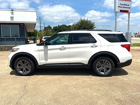 Used 2022 Ford Explorer XLT w/ Equipment Group 202A RWD image 5