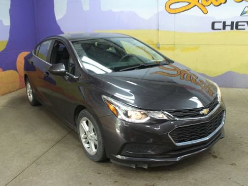 Used 2016 Chevrolet Cruze LT w/ LT Convenience Package FWD image 4