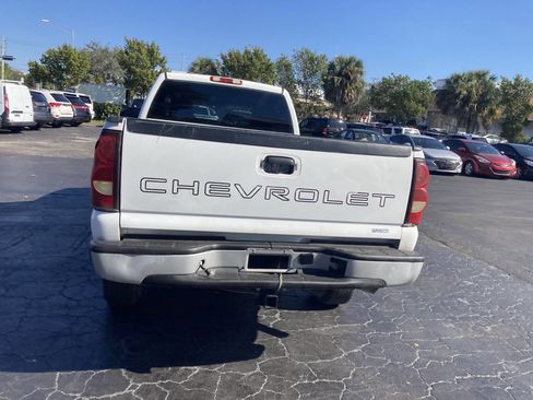 Used 2006 Chevrolet Silverado 2500 W/T RWD image 9