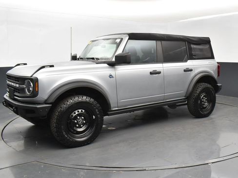 Used 2023 Ford Bronco Black Diamond image 1