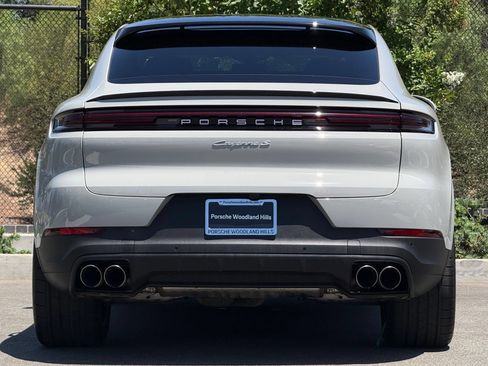 Used 2026 Porsche Cayenne S AWD/4WD image 6