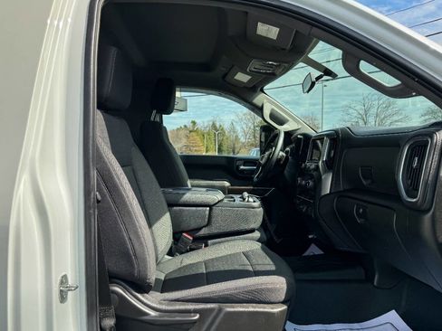 Used 2022 Chevrolet Silverado 3500 LT w/ Convenience Package image 17