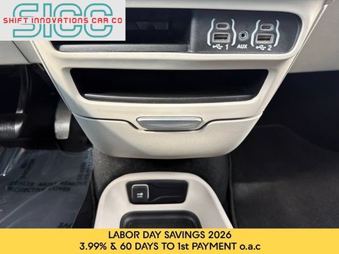 Used 2024 Chrysler Pacifica Touring-L FWD image 20