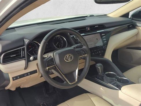 Used 2019 Toyota Camry XLE FWD image 9