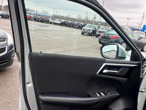 Used 2022 Mitsubishi Outlander ES image 10