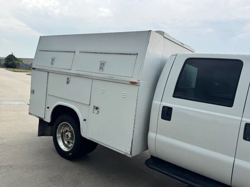 Used 2006 Ford F550 4x4 Crew Cab Super Duty image 9