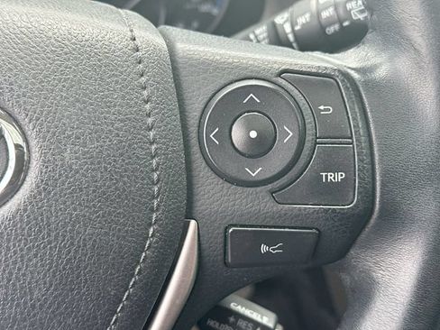 Used 2018 Toyota RAV4 XLE w/ Plus Extra Value Package AWD/4WD image 41