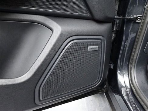 Used 2025 Porsche Macan image 16