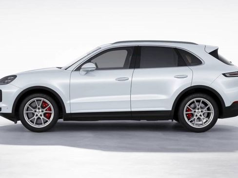 Certified 2024 Porsche Cayenne S image 2