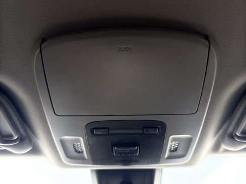 Used 2024 Toyota Camry SE image 33