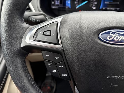 Used 2023 Ford Edge Titanium AWD/4WD image 18
