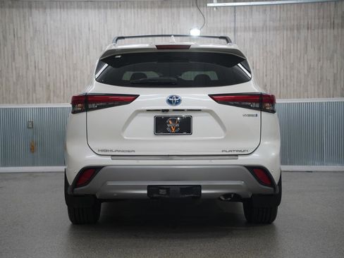 Used 2021 Toyota Highlander Platinum AWD/4WD image 8