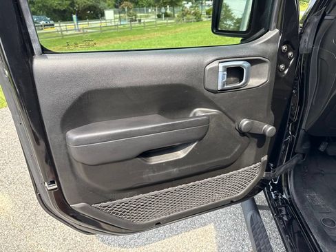 Used 2022 Jeep Wrangler Unlimited Sport AWD/4WD image 11