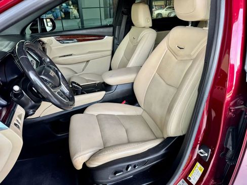 Used 2017 Cadillac XT5 Luxury w/ Driver Awareness Package image 20