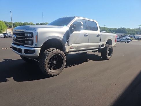 Used 2023 Ford F250 Lariat w/ Tremor Off-Road Package AWD/4WD image 5
