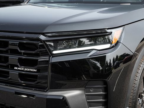Used 2026 Honda Pilot Black Edition image 6