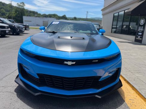 Used 2022 Chevrolet Camaro LT w/ Technology Package RWD image 7