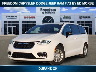 New 2026 Chrysler Pacifica Select